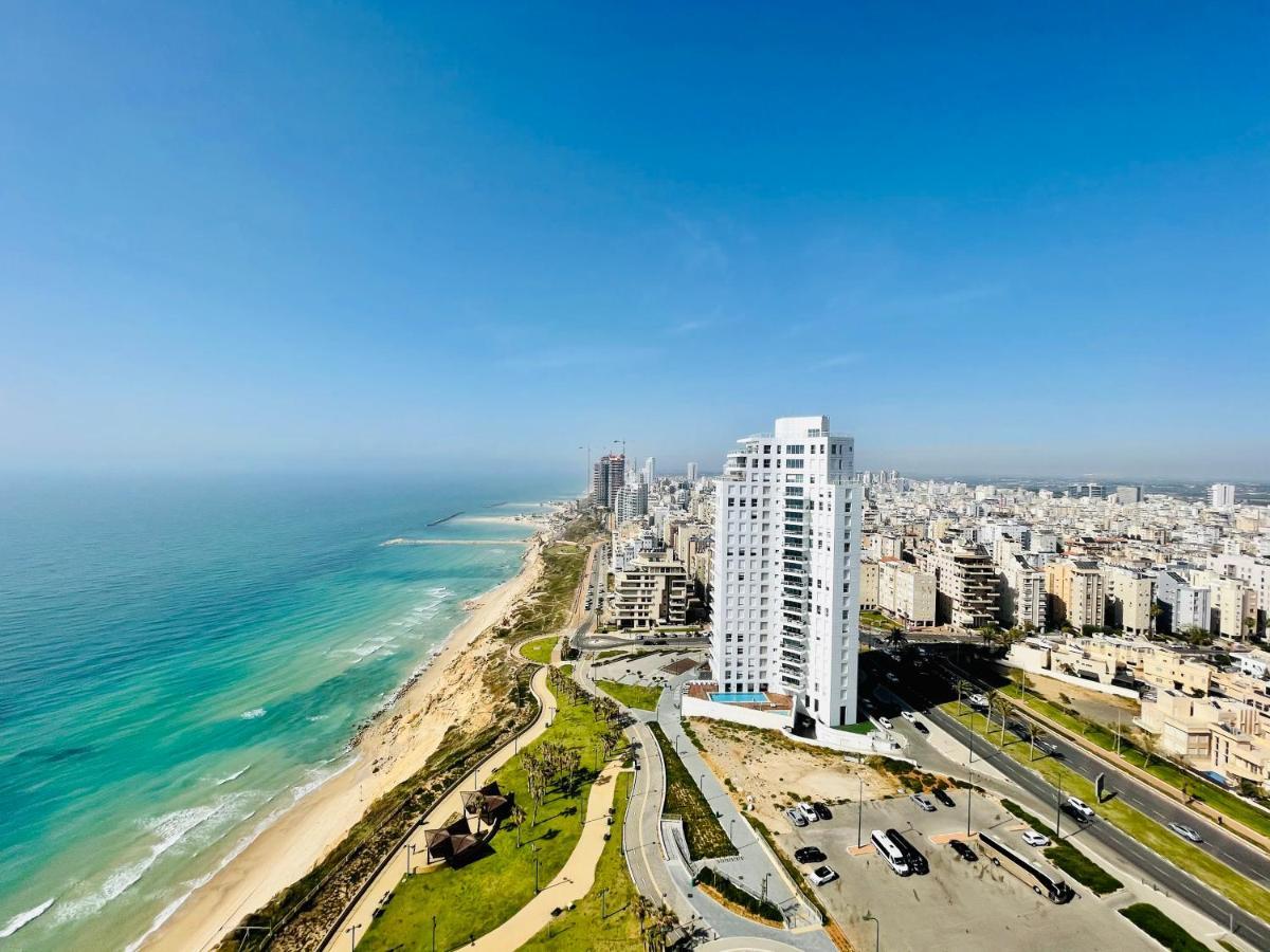 C Tower Apartments Netanya Eksteriør bilde