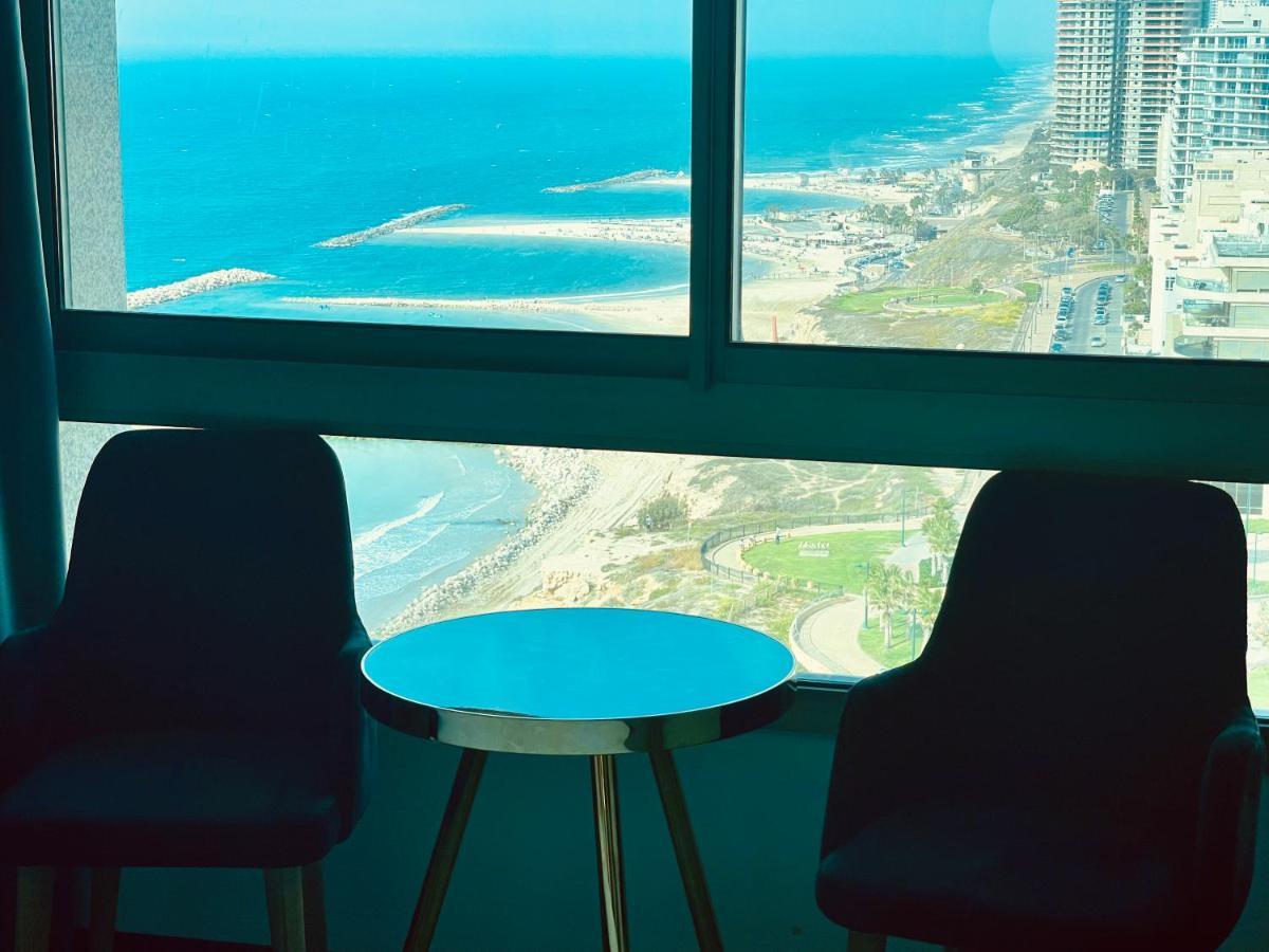 C Tower Apartments Netanya Eksteriør bilde