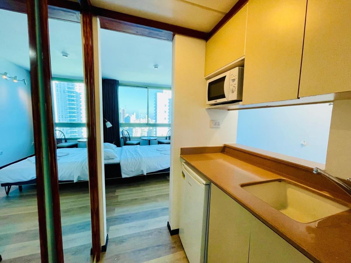 C Tower Apartments Netanya Eksteriør bilde