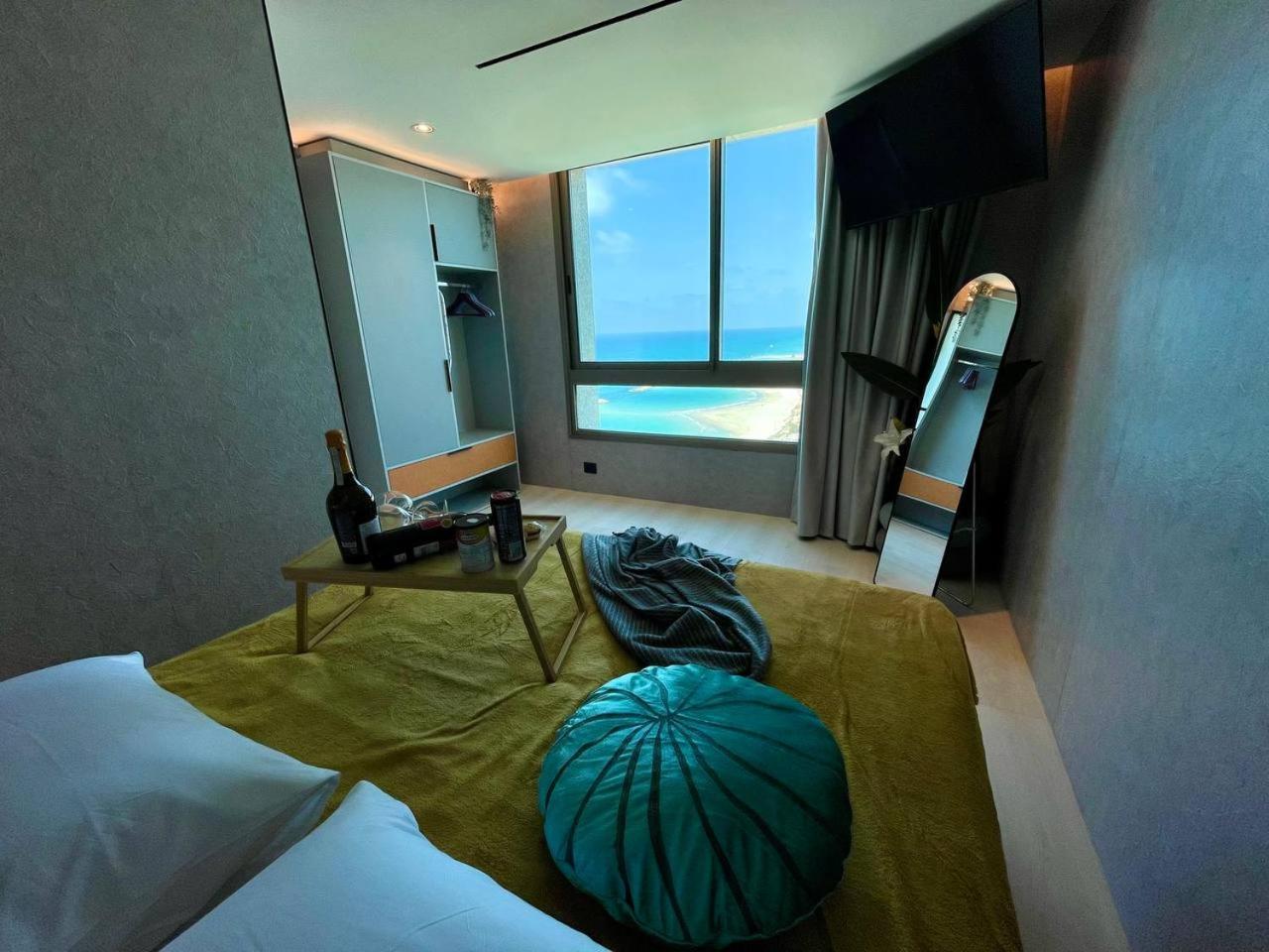 C Tower Apartments Netanya Eksteriør bilde